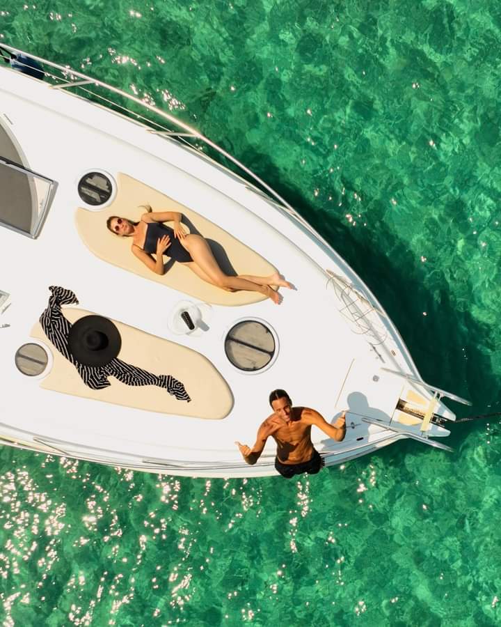 Explore Halkidiki - Eine private Bootsfahrt mit der Cranchi Zaffiro 34 ab Ormos Panagias